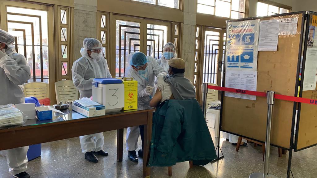 Salud evaluará diariamente aplicación del plan piloto de vacunación para hacer mejoras