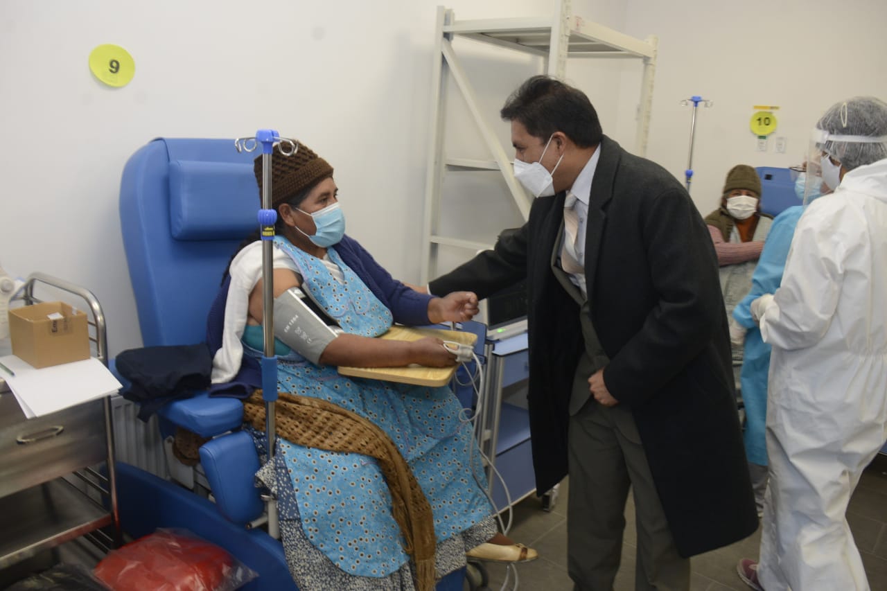 Proceso piloto de vacunación permite multiplicar por cuatro la inmunización contra el COVID-19 en Bolivia