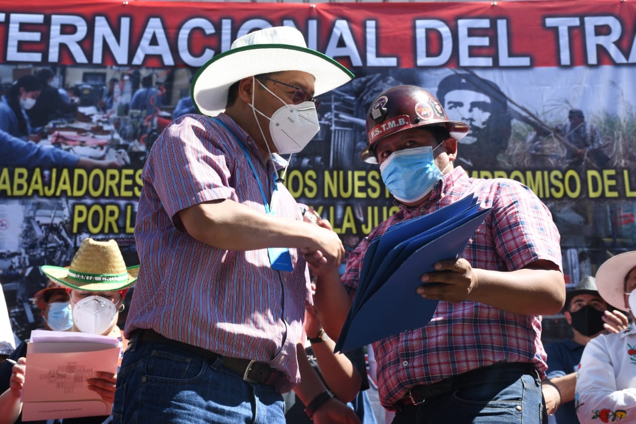 Trabajadores celebran su día con tres nuevas normativas y proyectos para la protección de sus derechos