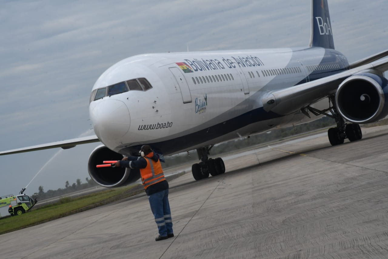 Arriba segundo cargamento de 334.400 dosis de vacunas Sinopharm a Bolivia (adelanto)