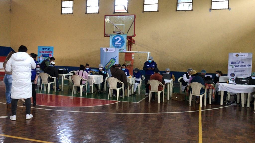 Salud inaugura en Tarija primer punto masivo de vacunación contra el COVID-19