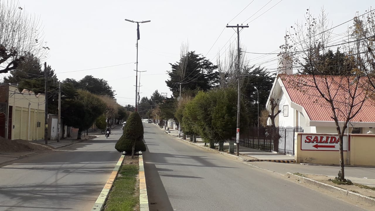 Población de Oruro acata restricción rígida este domingo ante incremento de casos COVID-19