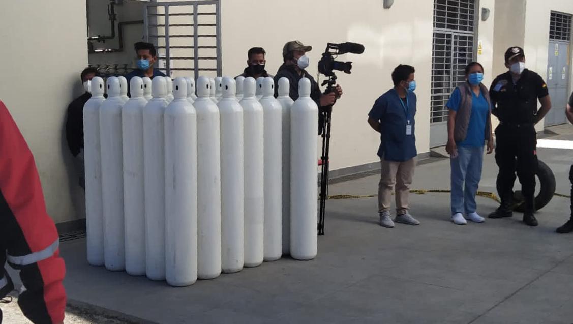 Ministerio de Salud abastece al hospital del Norte de Cochabamba con dos toneladas de oxígeno