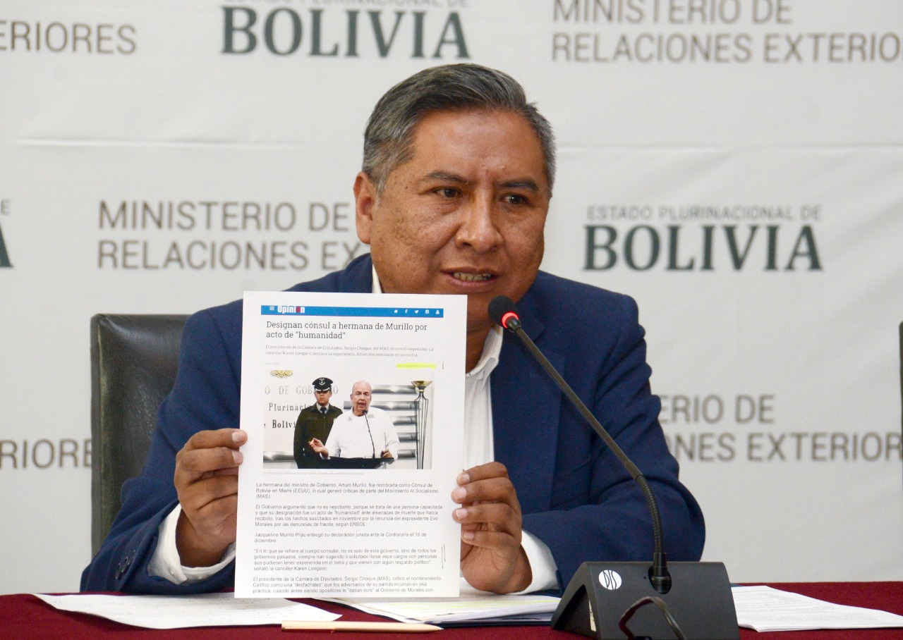 Canciller revela que hermana de Arturo Murillo debe al Estado cinco pasaportes diplomáticos