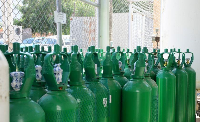 Gobierno trabaja plan nacional de emergencia para resolver la escasez de oxígeno