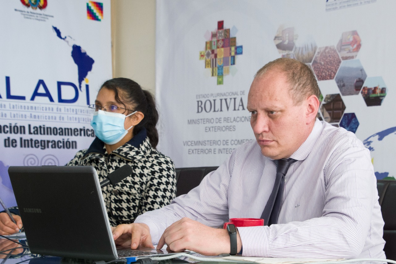 Gobierno avanza en gestiones para adquirir 15 millones de dosis de Johnson & Johnson contra el COVID-19