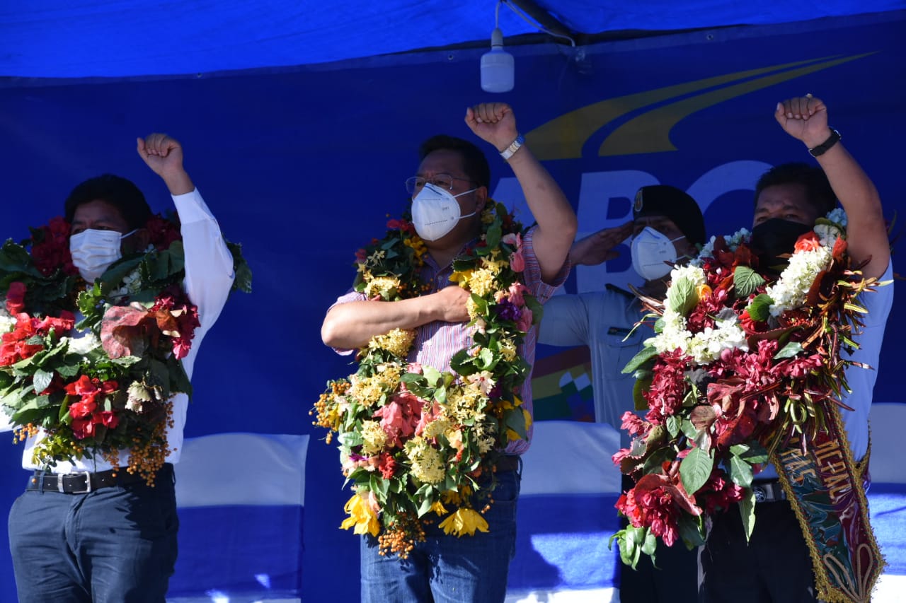 Presidente inaugura obras de 22 puentes en el tramo San Buenaventura-Ixiamas