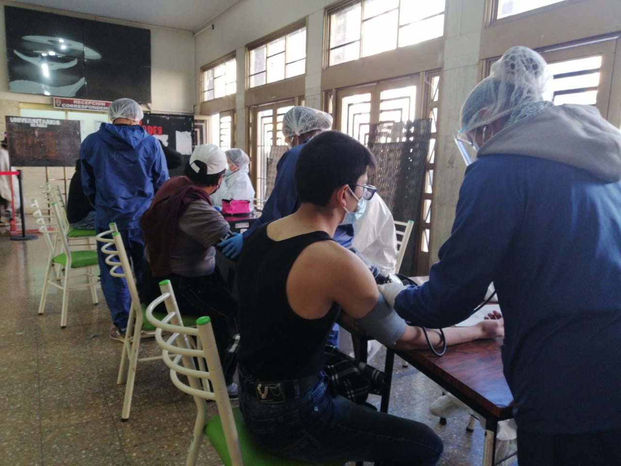 Presidente resalta activa participación de jóvenes que acuden a los centros de vacunación anticovid