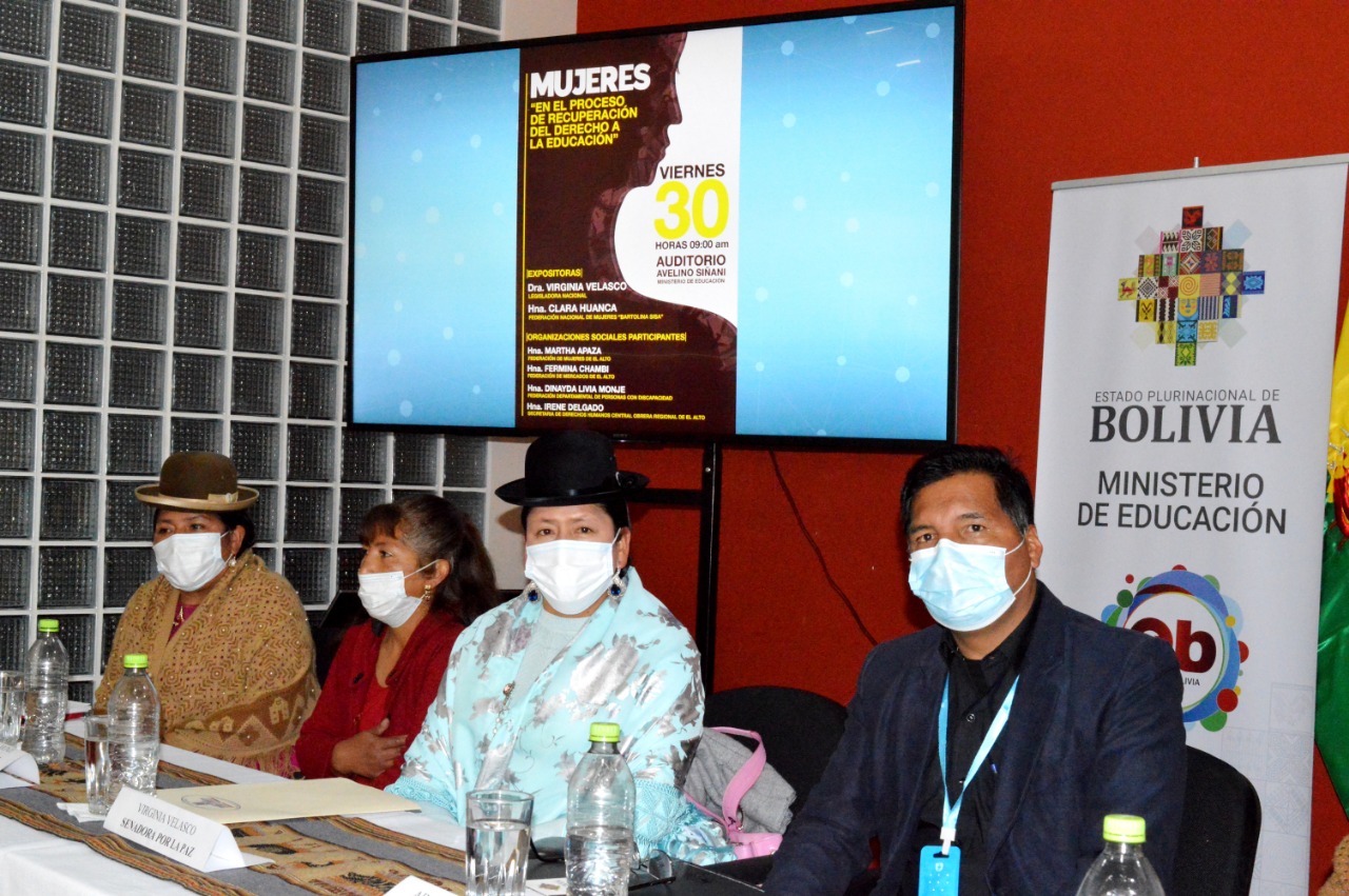 Ministro de Educación afirma que actualmente son más las mujeres que egresan de unidades educativas