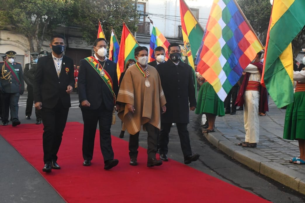 Inician los actos protocolares por los 196 años de Independencia de Bolivia (amplia)