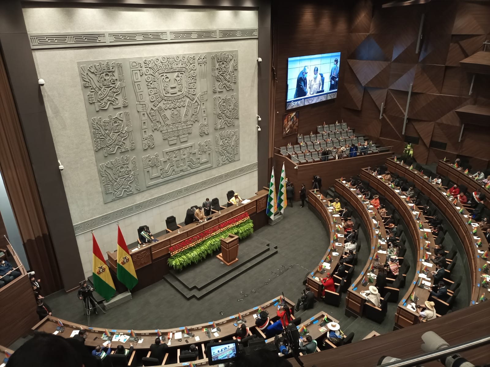 Asamblea Legislativa instala sesión de honor por los 196 años de independencia de Bolivia
