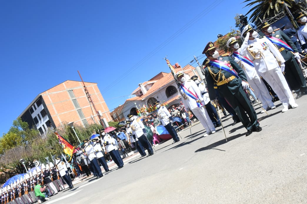 Fuerzas Armadas ratifican su compromiso con la patria, defensa de la democracia y respeto a la CPE