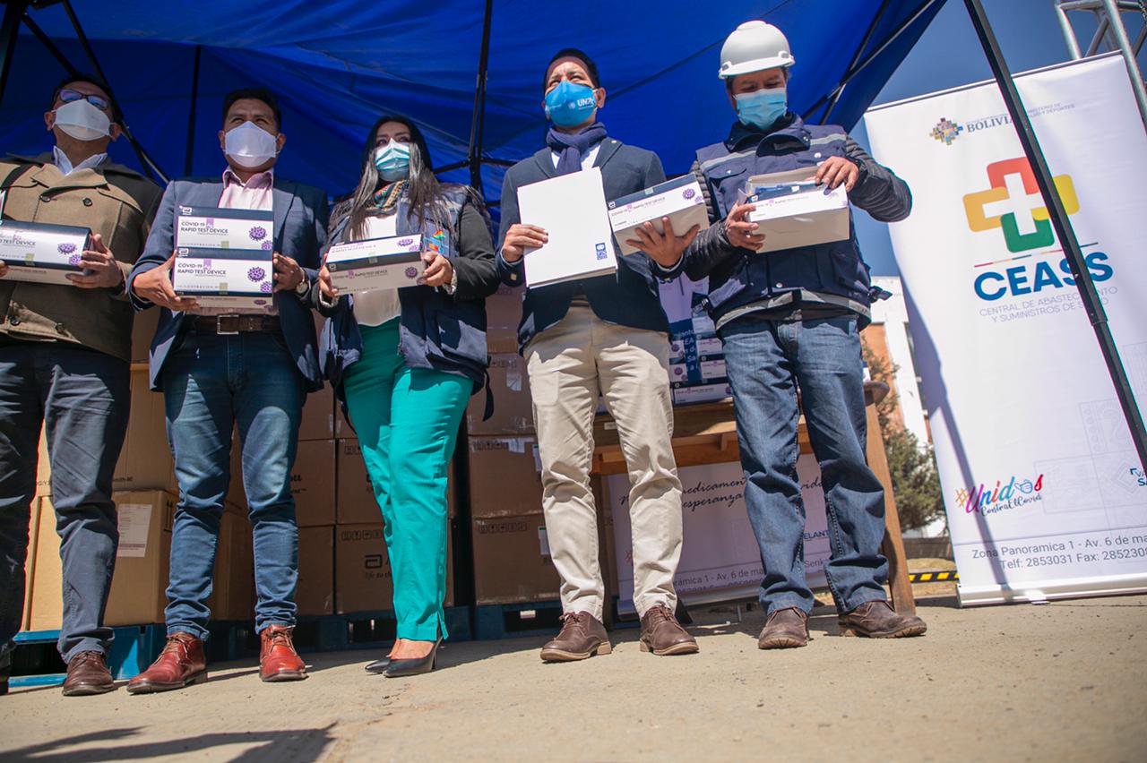 Entregan insumos y reactivos para diagnóstico del COVID-19 con el financiamiento del Fondo Mundial