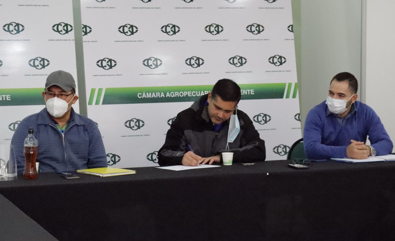 INRA y CAO se reúnen para analizar predios avasallados en Santa Cruz