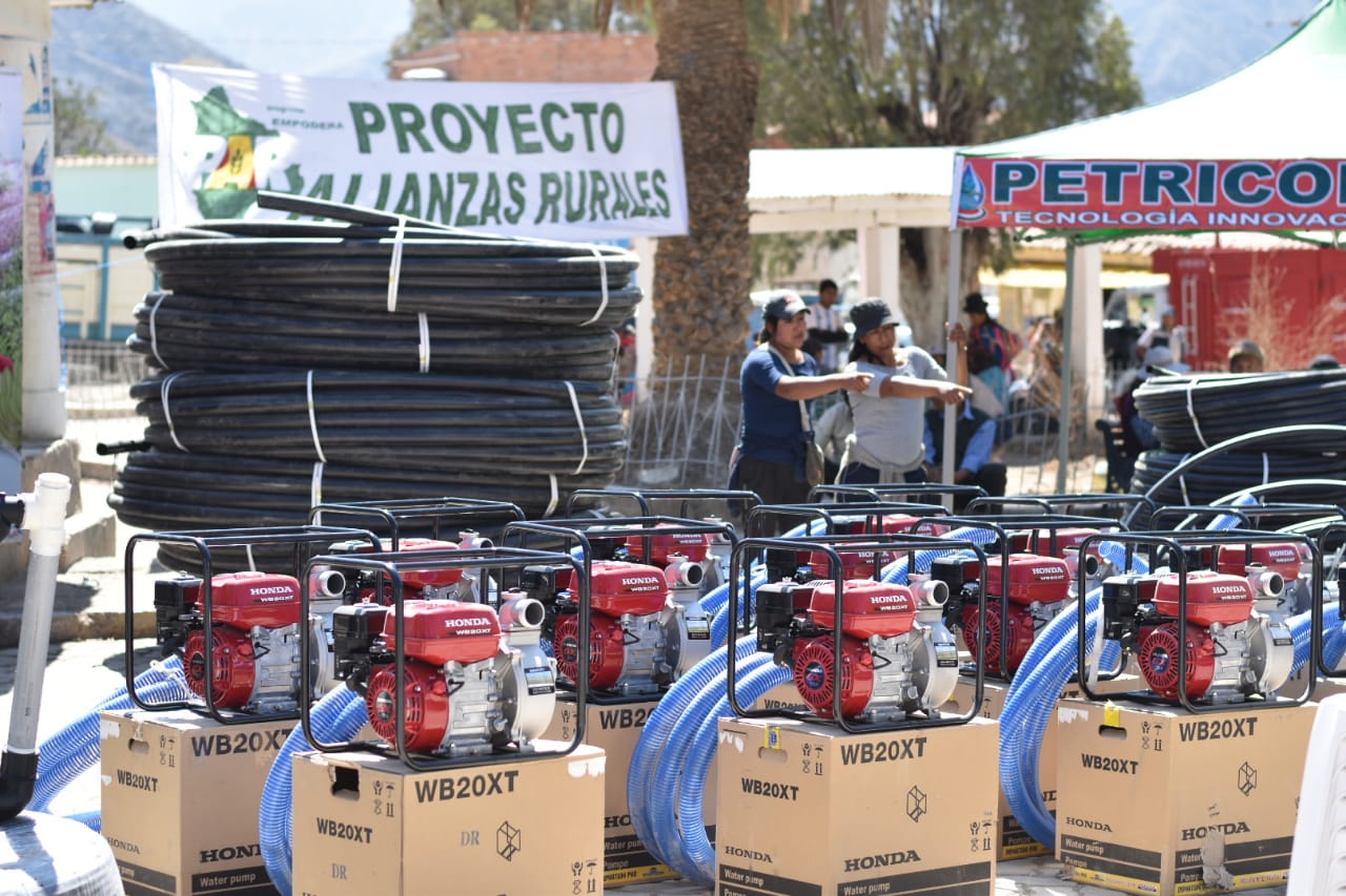 Agricultores del municipio de Sapahaqui se benefician con sistemas de riego