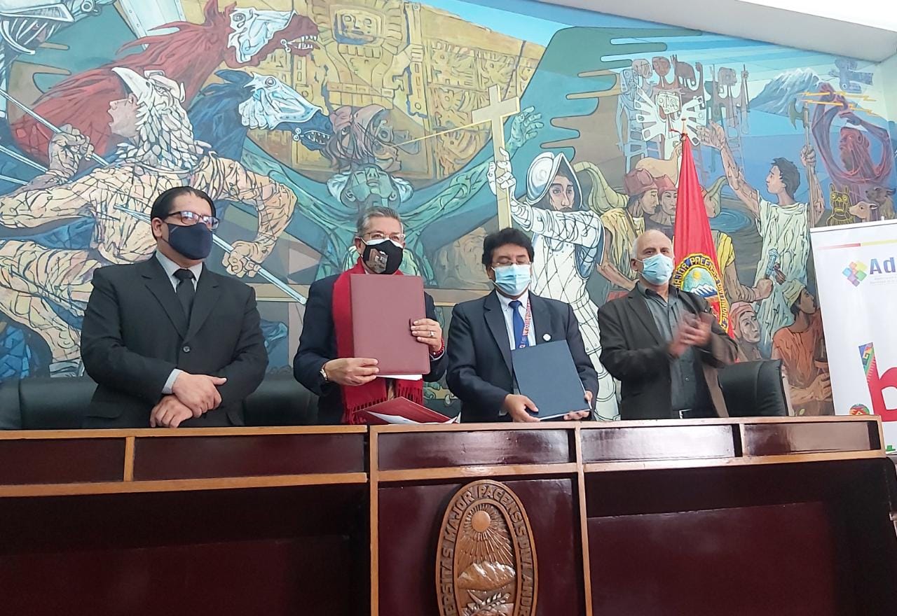 ADSIB y UMSA firman convenio para implementar el uso de la Firma Digital