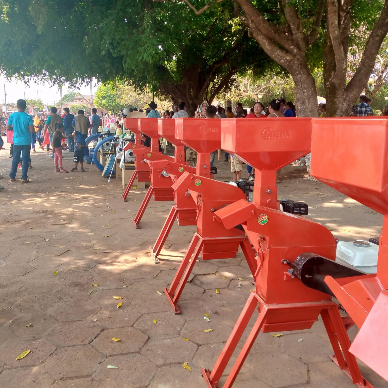 Beni: Gobierno entrega maquinaria agrícola por Bs 585.232 al municipio de San Ramón