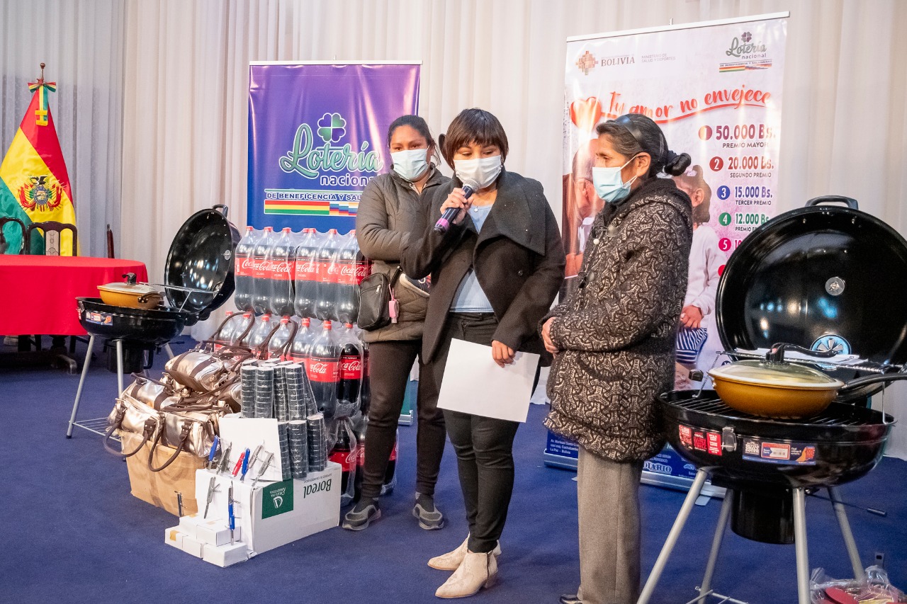 Lotería Nacional brinda apoyo a la familia del periodista Wilson Coronel