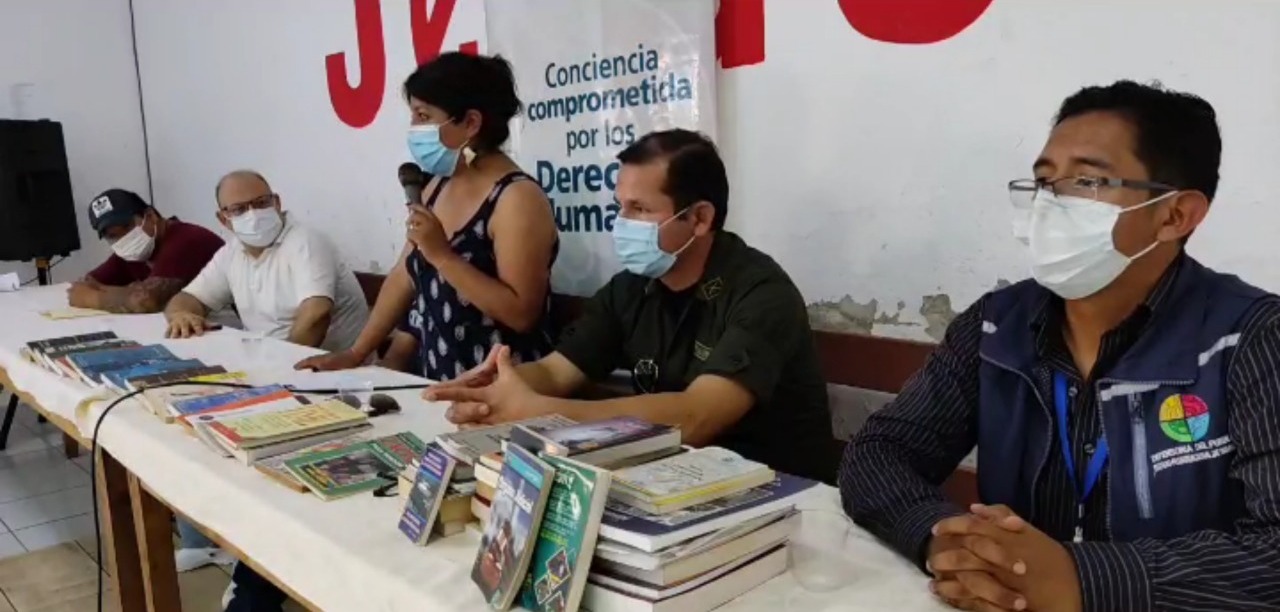 Defensoría entrega material bibliográfico al Centro de Rehabilitación de Varones Mocoví en Beni