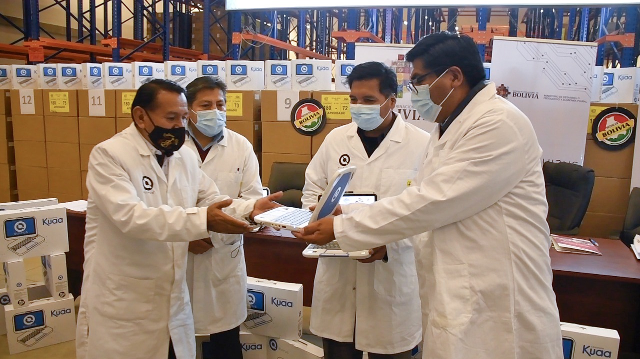 Desarrollo Productivo entrega 14.296 computadoras Kuaa para que estudiantes pasen clases virtuales en casa