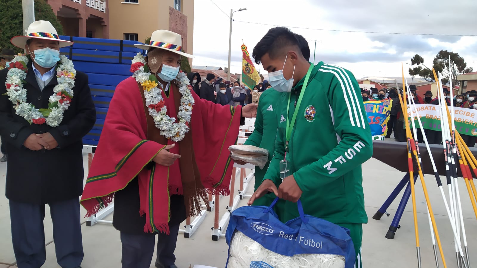 Entregan equipamiento a la Escuela Superior de Formación de Maestros de Warisata para fortalecer formación profesional