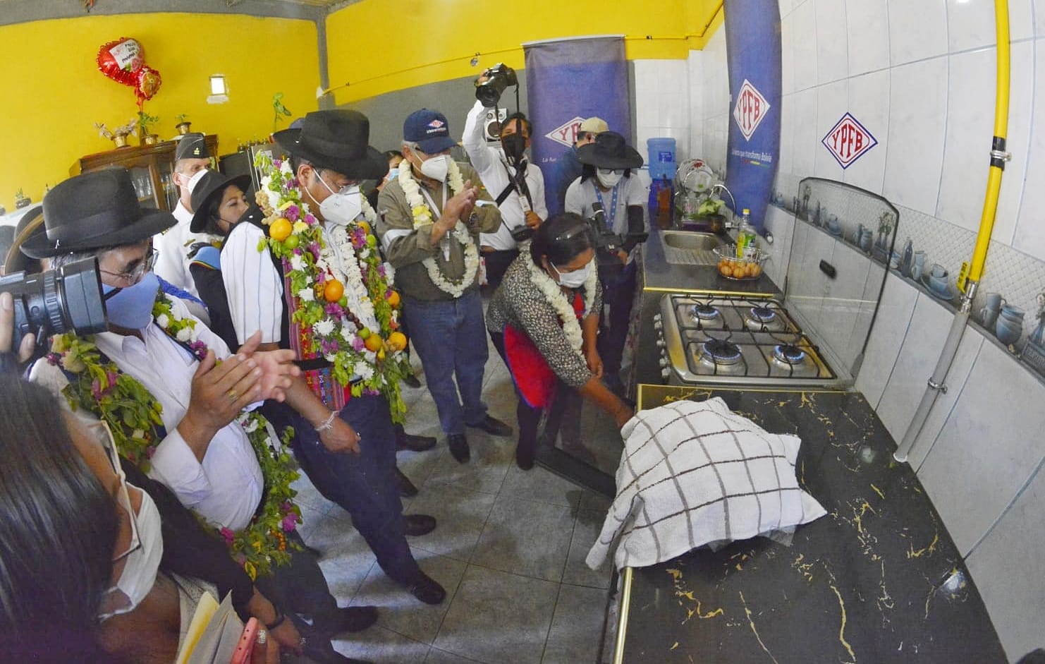 Cochabamba: YPFB invierte Bs 167,9 millones y beneficia con gas domiciliario a más del 90% de la población del Distrito 9 de Cercado