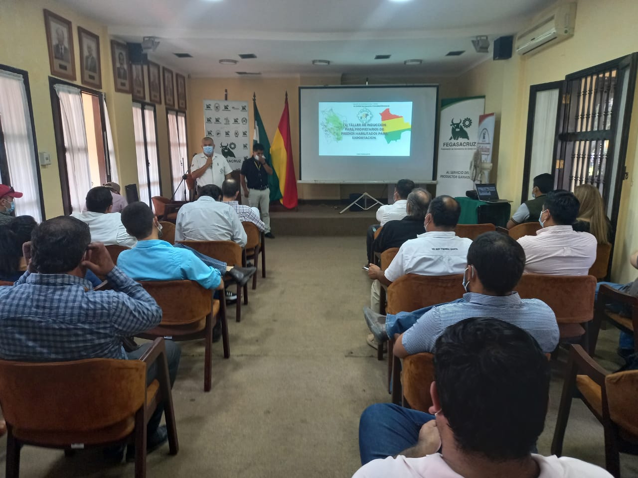 Senasag capacita a propietarios de predios habilitados para la exportación de carne bovina