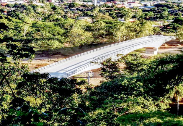 Santa Cruz estrena puente construido con 620 metros de largo sobre el río Piraí para transportar productos agrícolas