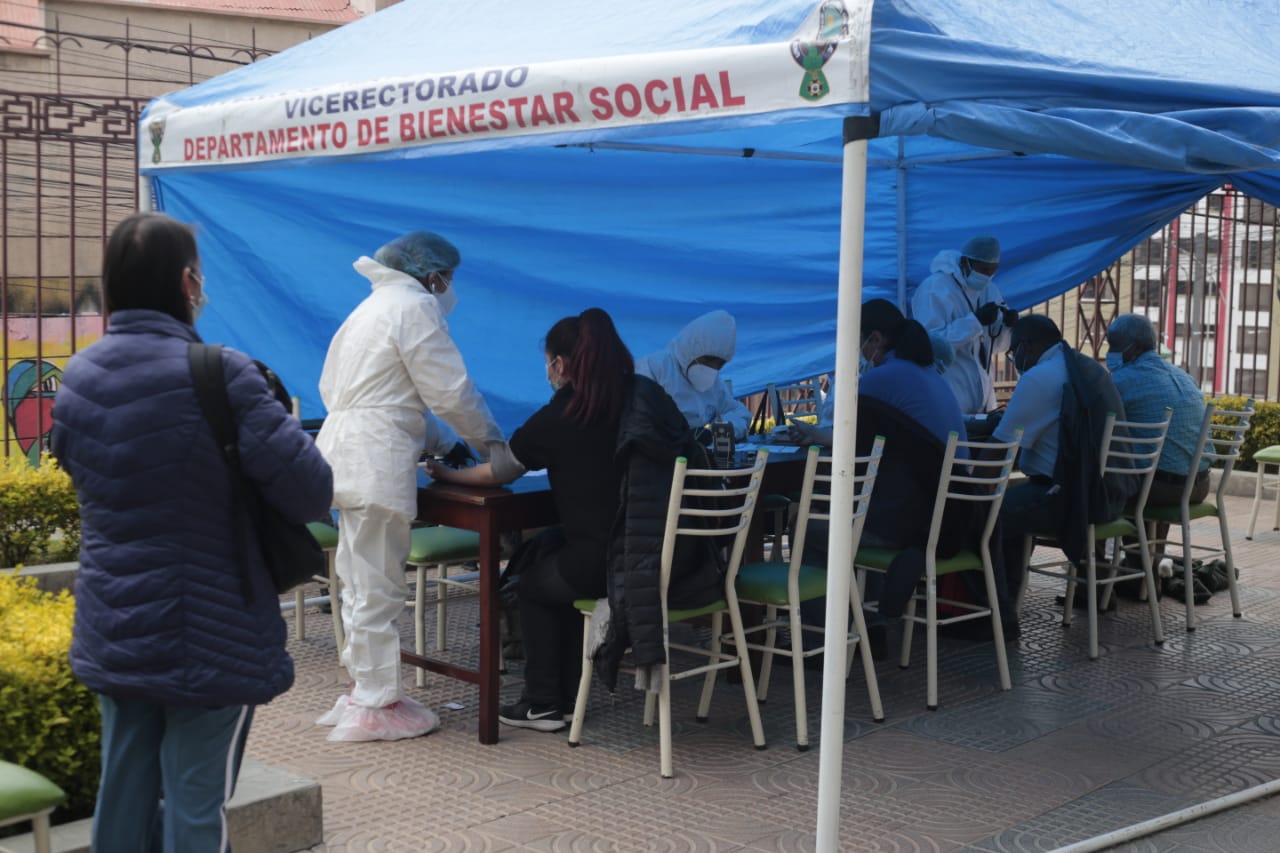 Más de 20 instituciones de la sociedad civil lanzan campaña por la “Vacunación universal e informada” contra el COVID-19