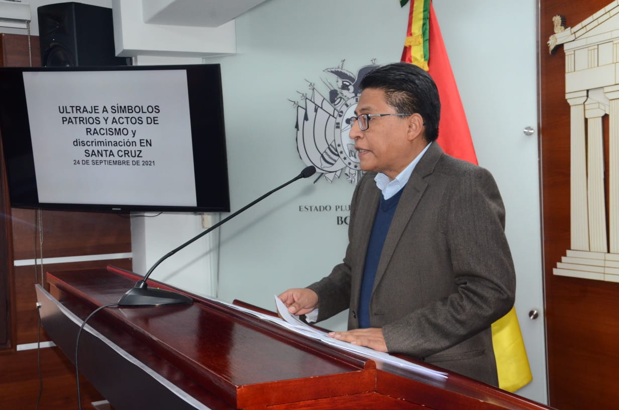 Gobierno iniciará acciones penales por el ultraje de símbolos patrios y actos de racismo en Santa Cruz (amplia)