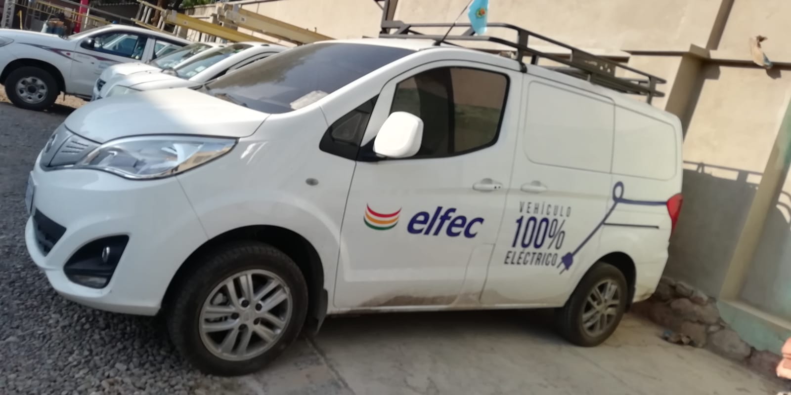 Cochabamba: Fiscalía imputa a exgerente de Elfec por presunta conducta antieconómica en la compra de ocho vehículos