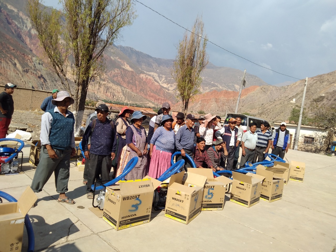 La Paz: Gobierno construye sistemas de riego por goteo para incrementar la producción y comercialización de frutas en Luribay