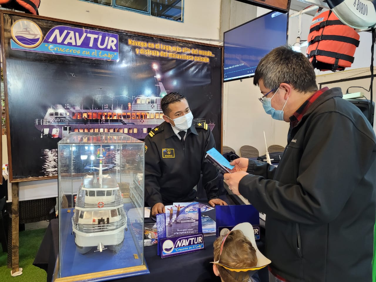 NAVTUR invita a la población boliviana a navegar por el lago más alto del mundo