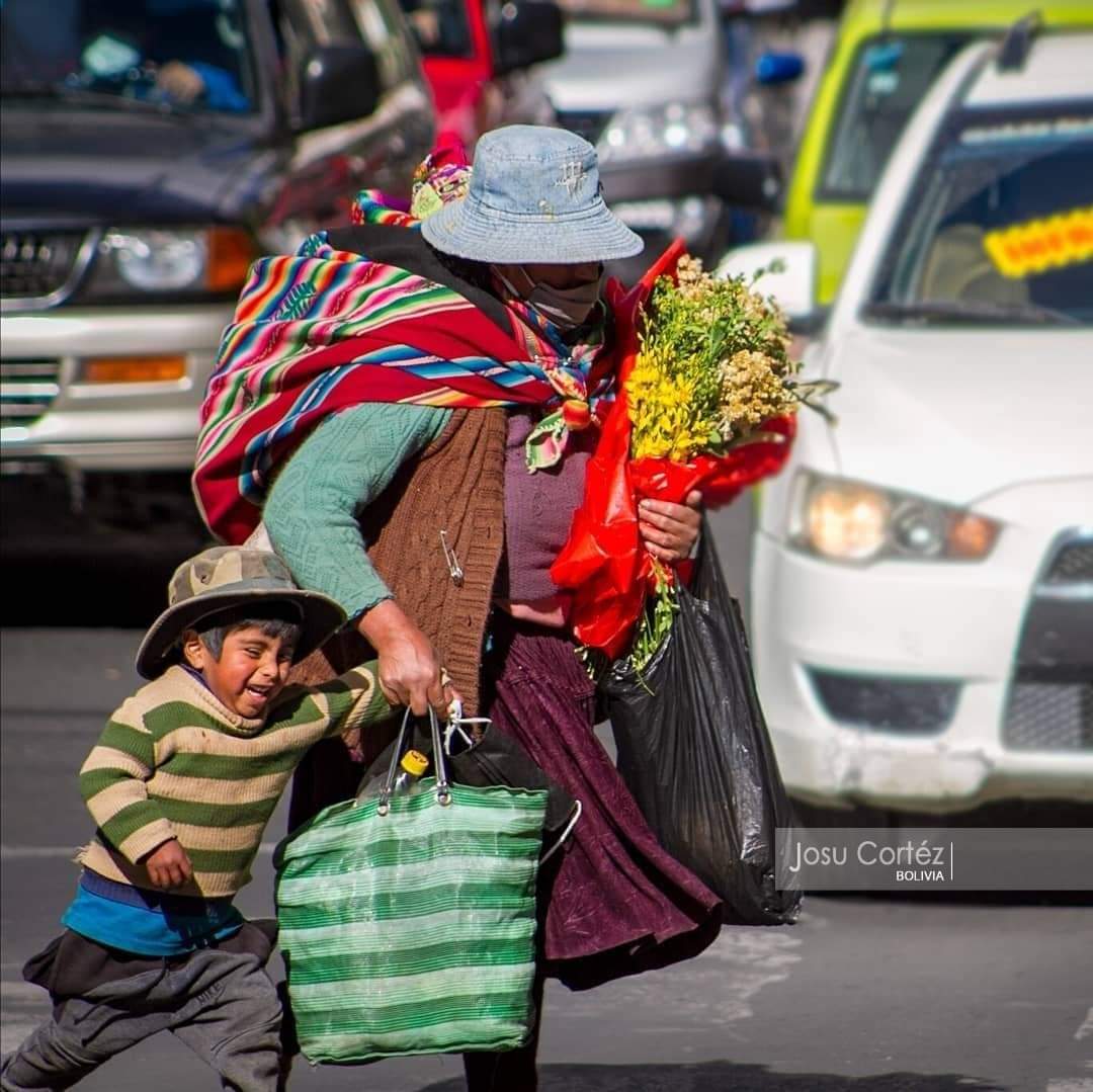 En Bolivia, la fuerza laboral de las mujeres supera los 2,2 millones