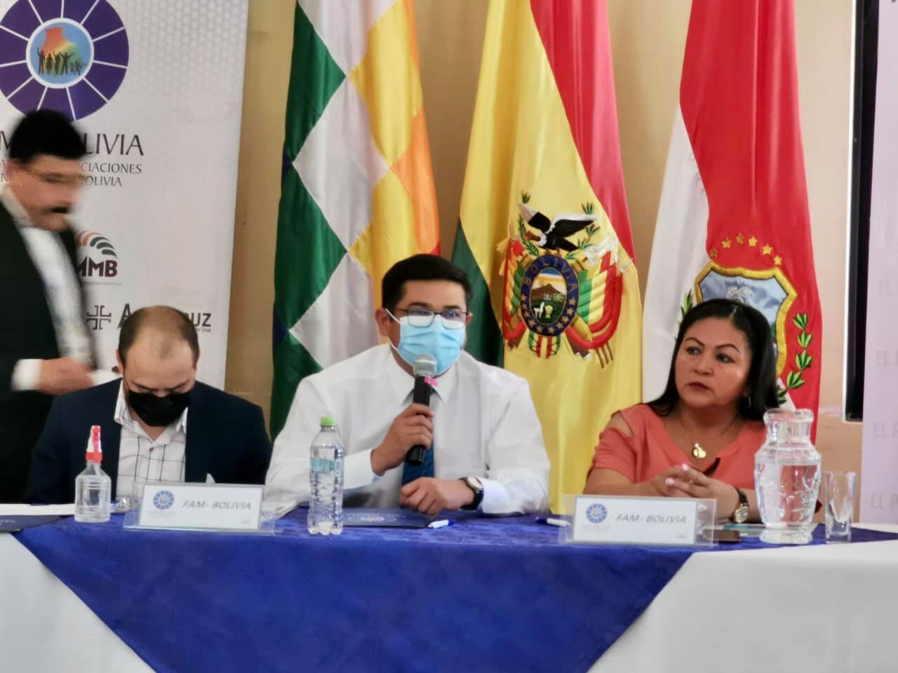 Federación de Asociaciones Municipales de Bolivia se reúne en Tarija para analizar la reactivación económica