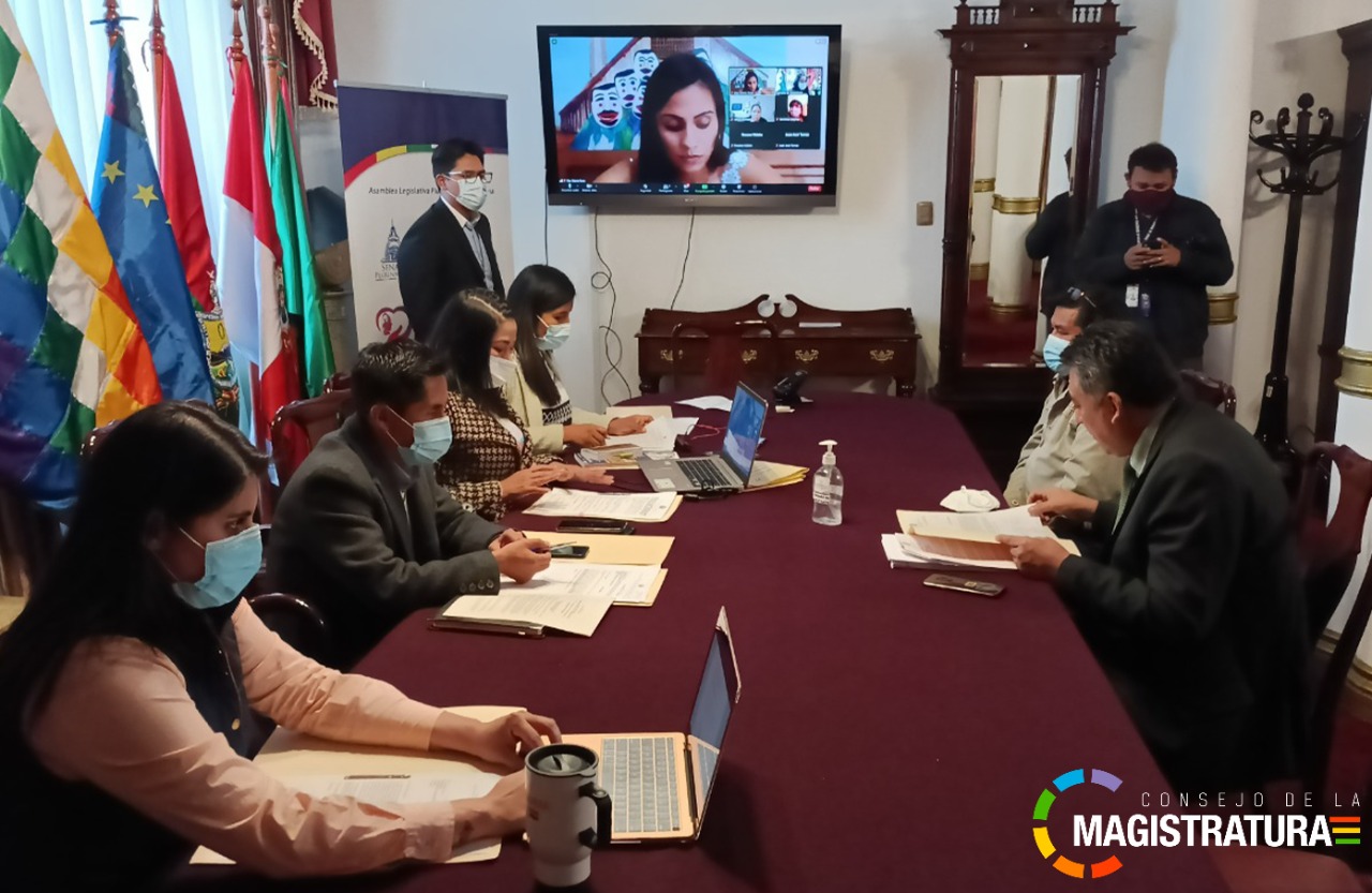 Consejo de la Magistratura brinda informe a la Comisión Especial de Feminicidios de la ALP