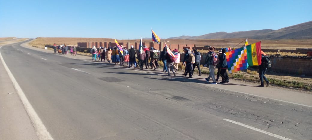Marchistas que demandan justicia por masacres de 2019 parten de Ayo Ayo y alistan pliego petitorio