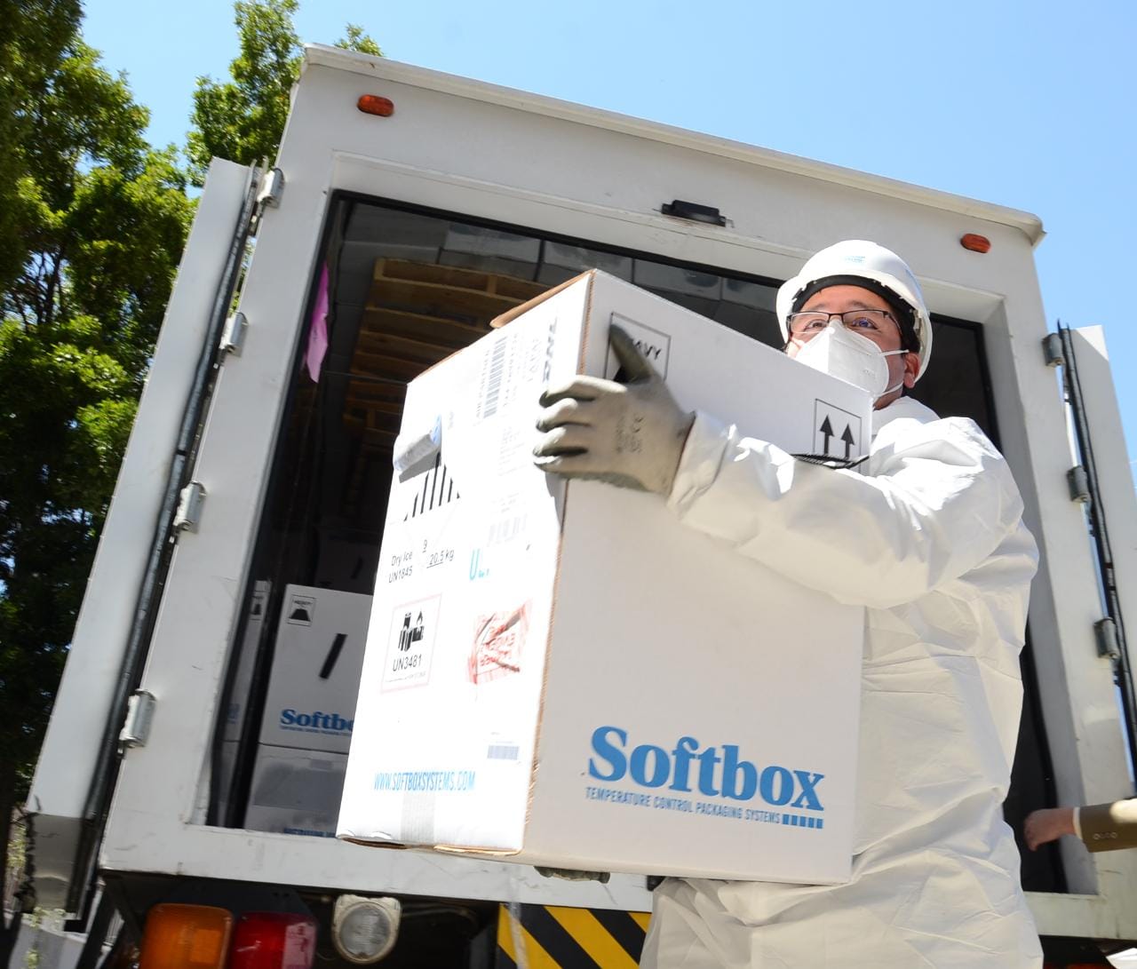 Bolivia recibe más de un millón de dosis Pfizer para vacunar a jóvenes de 16 y 17 años