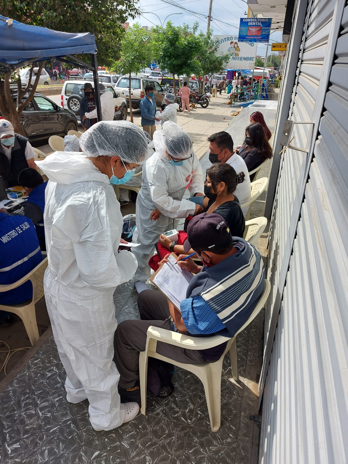 Gobierno moviliza más de 3.000 médicos para la inmunización contra el COVID-19 a nivel nacional