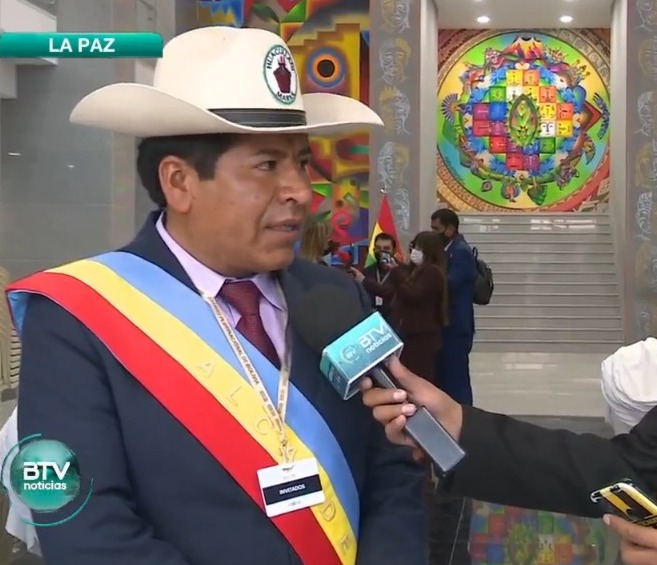 Alcalde peruano destaca firma de acuerdos entre Bolivia y Perú y asevera que se beneficiará a los pueblos relegados