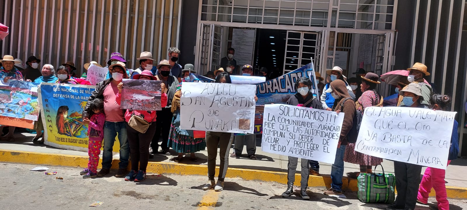 Comunidad indígena reclama legalmente reparación de daños por contaminación del lago Poopó