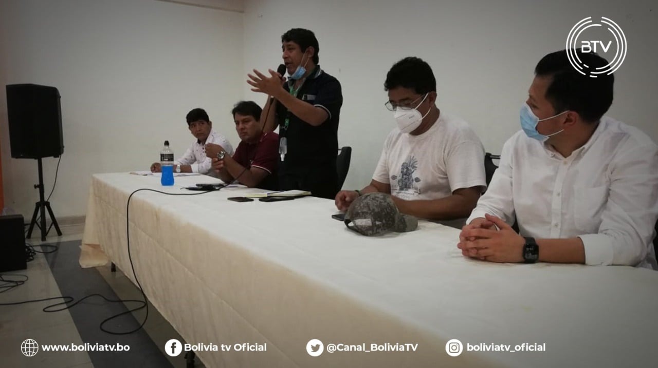 Ministro de Desarrollo Rural socializa Ley 1386 con organizaciones sociales de Santa Cruz