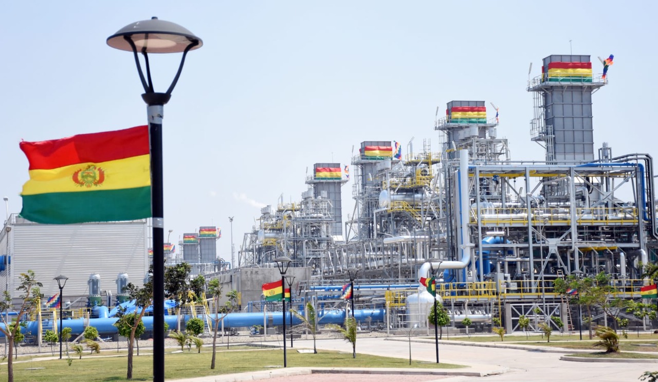 Gobierno garantiza suministro eléctrico a industrias del país