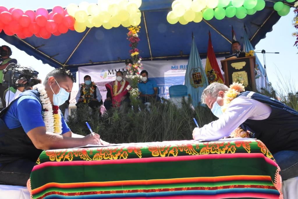 Gobierno garantiza financiamiento para reducción de riesgos en Cochabamba y actividades de forestación