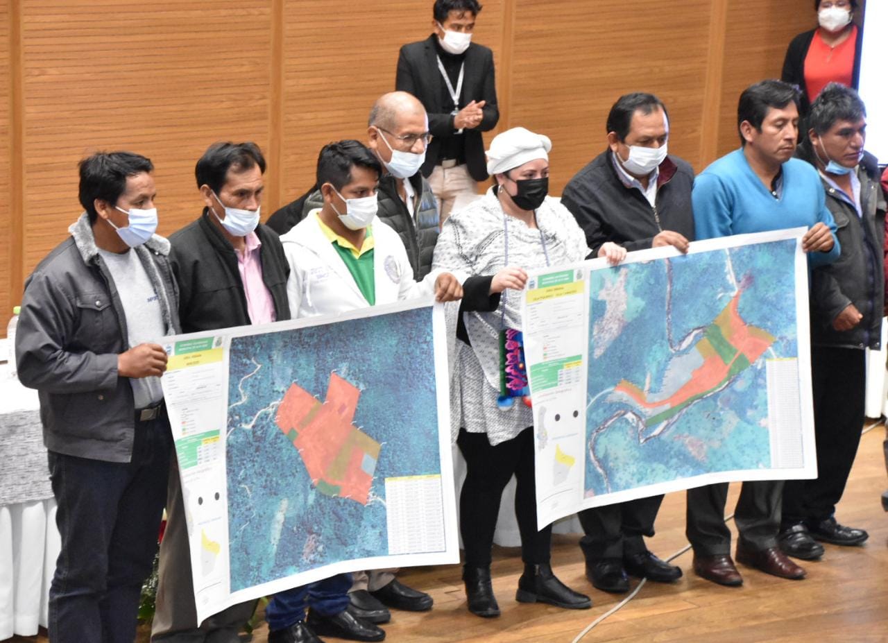 Gobierno entrega resoluciones de homologación del área urbana a siete municipios, lo que aumentará el valor de las propiedades