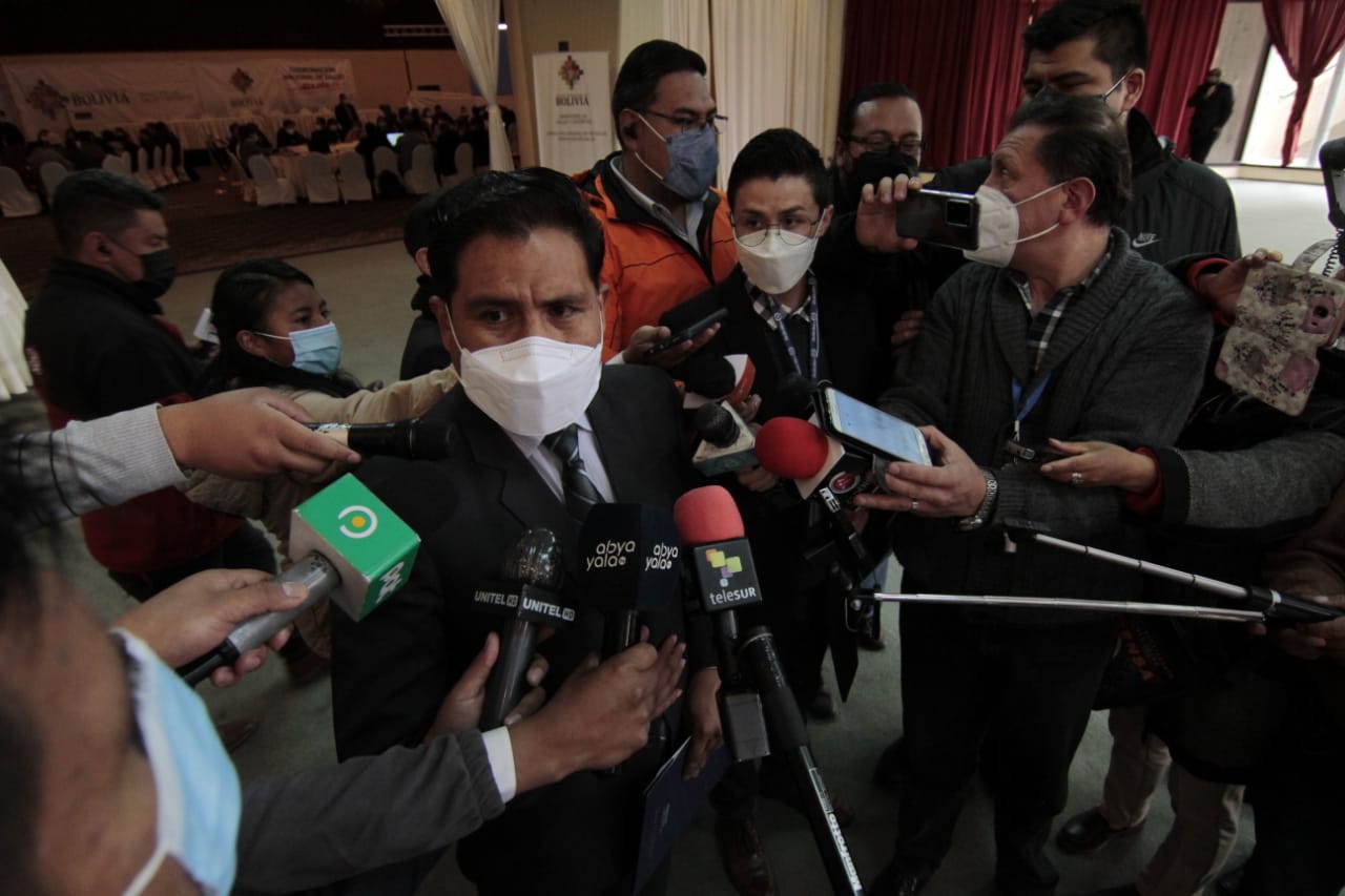 Auza: Presuntos “contratos fantasmas” en la CNS se denunciaron en octubre y al momento se detectó 23 casos