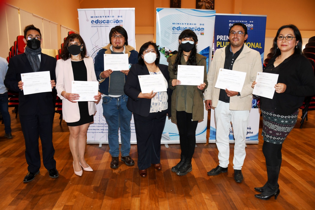 Educación entrega Premio Plurinacional de Ciencia y Tecnología 2021