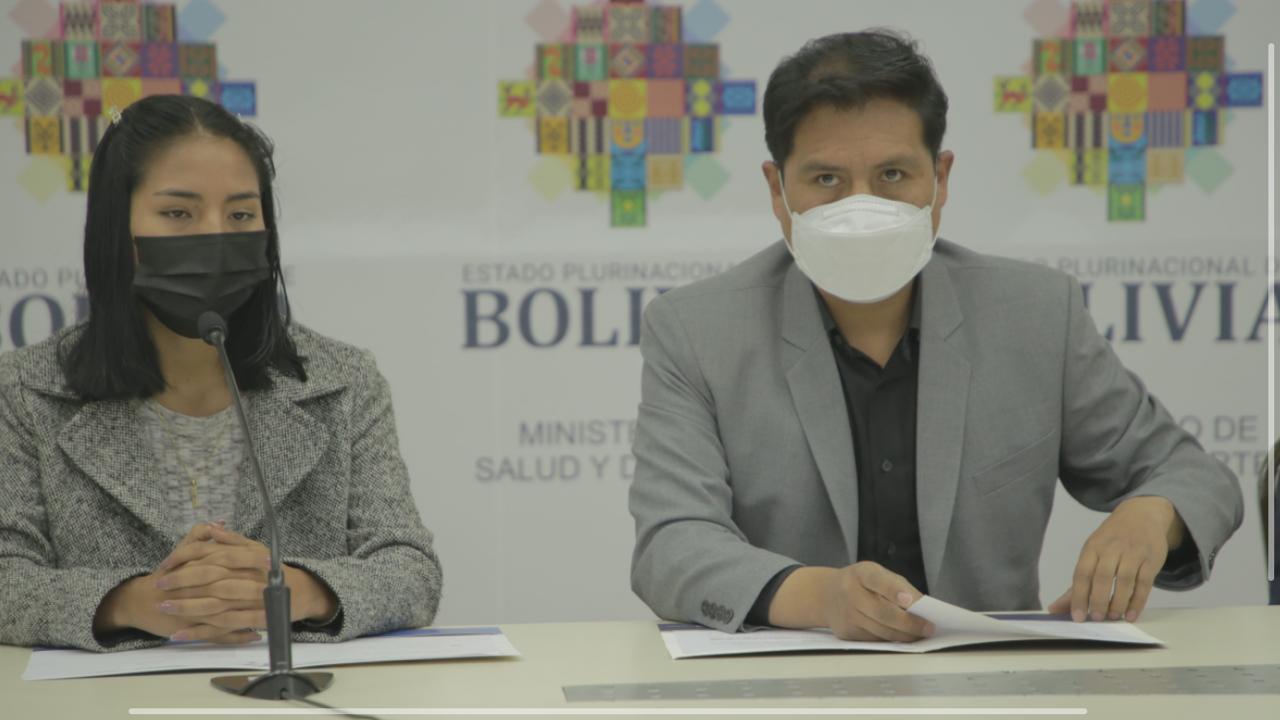 Ministro de Salud destaca que la mayoría de la población apruebe el DS que establece presentación del carnet de vacunación