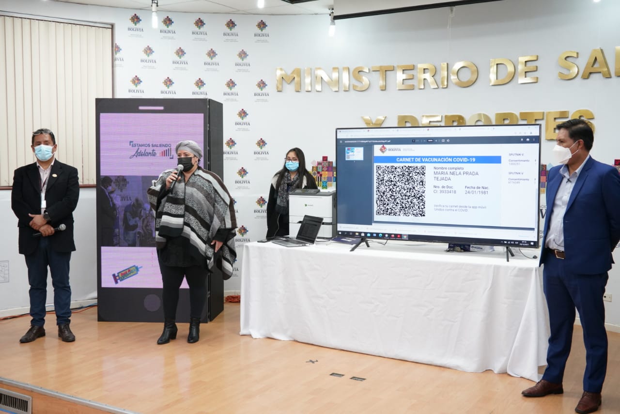 Gobierno presenta carnet de vacunación del COVID-19 y aplicación móvil de verificación