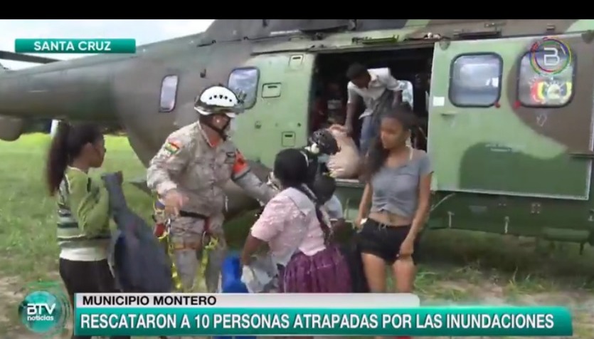 Defensa Civil rescata a 10 personas atrapadas por las inundaciones en Santa Cruz